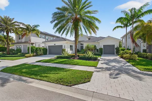Boca Raton, FL 33498,19886 Meadowside LN