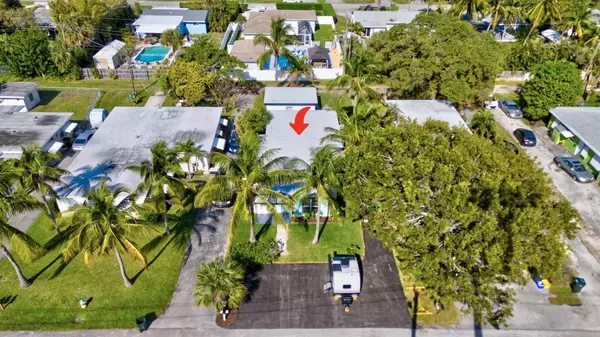 Delray Beach, FL 33444,325 E Decarie ST