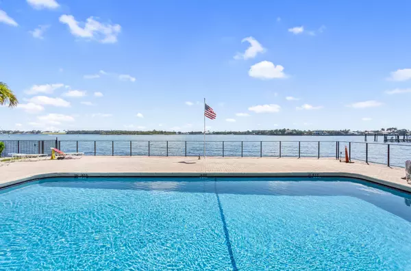 Boynton Beach, FL 33435,1820 New Palm WAY 202