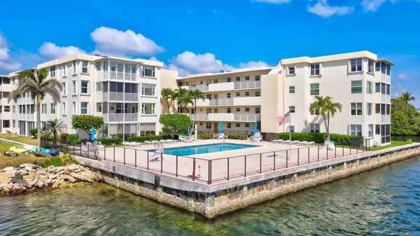 1820 New Palm WAY 202, Boynton Beach, FL 33435