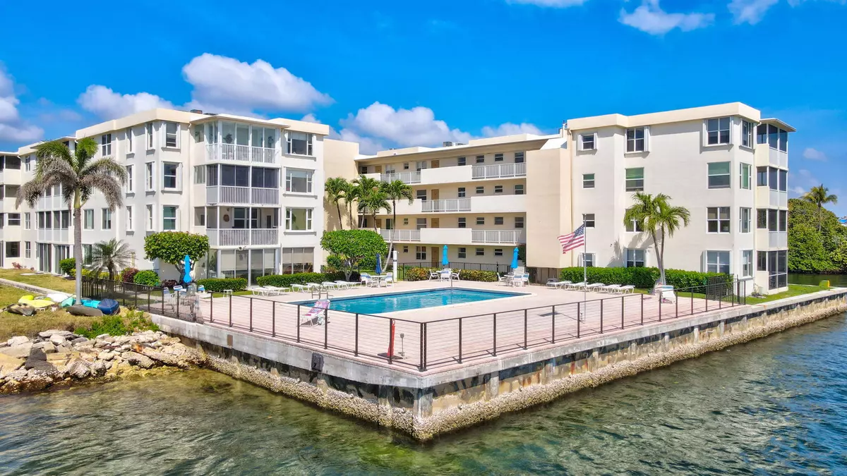 Boynton Beach, FL 33435,1820 New Palm WAY 202