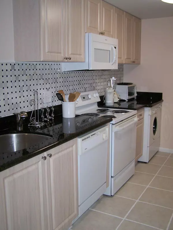 Wellington, FL 33414,2080 Greenview Shores BLVD 420