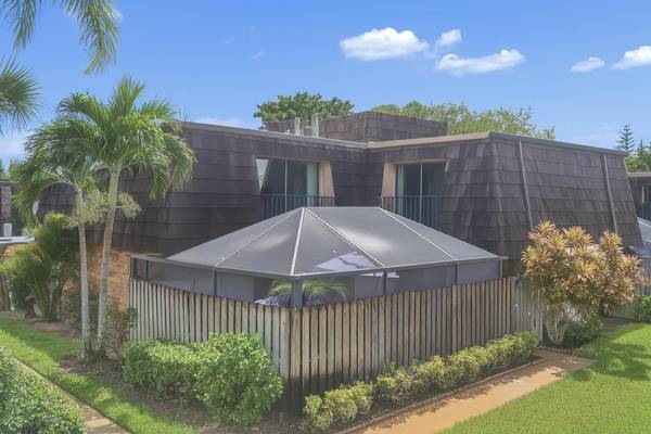 465 E Waverly PL 8b, Vero Beach, FL 32960