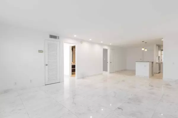 Fort Lauderdale, FL 33316,2420 SE 17th Street ST 401c