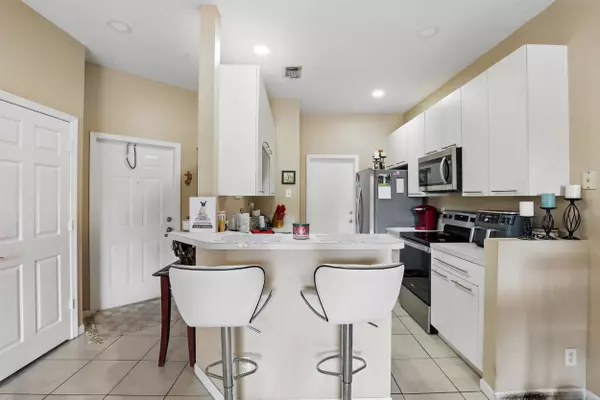 Lake Worth, FL 33463,7651 Sonesta Shores DR