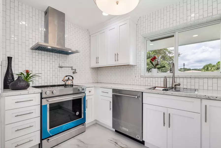 331 Tequesta DR 223, Tequesta, FL 33469