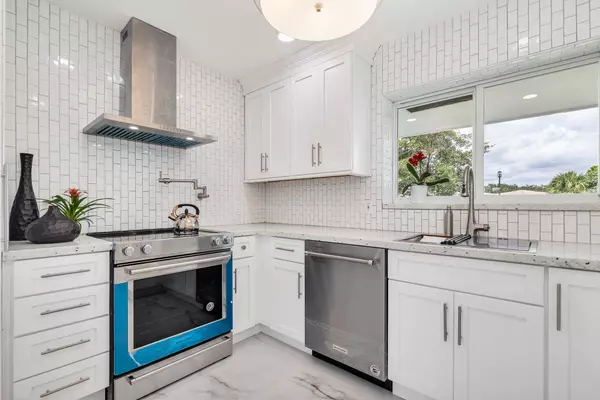 331 Tequesta DR 223, Tequesta, FL 33469