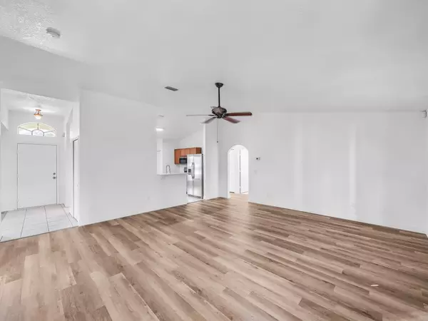 Port Saint Lucie, FL 34983,5323 NW Perez CT