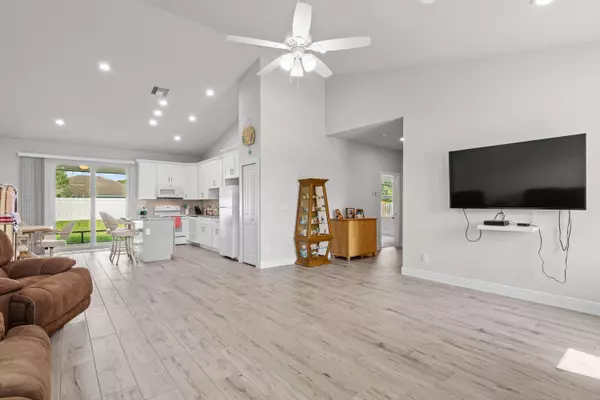 Port Saint Lucie, FL 34953,1825 SW Effland AVE