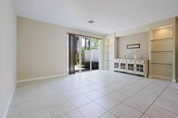 Lake Worth, FL 33463,5817 Monterra Club DR