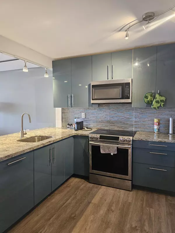 Miami, FL 33179,1780 NE 191st ST 608-2