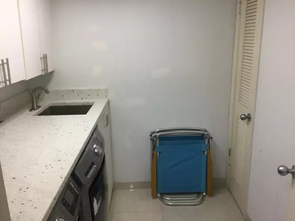 Singer Island, FL 33404,5280 N Ocean DR 5a