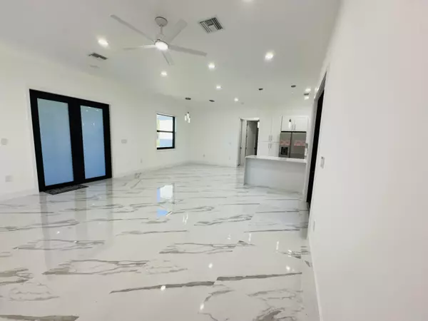 Lehigh Acres, FL 33974,1013 E Barcelona ST