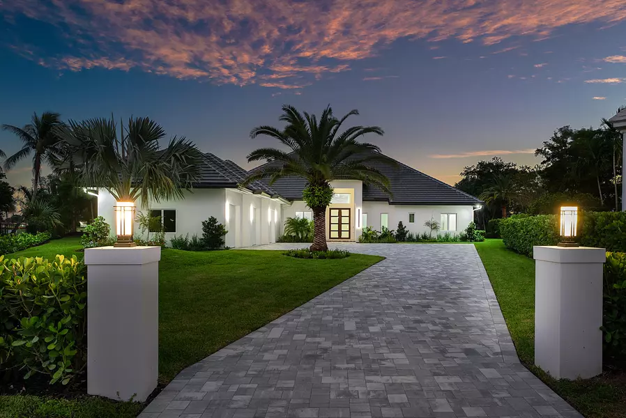 100 Glenbrook CT, Atlantis, FL 33462