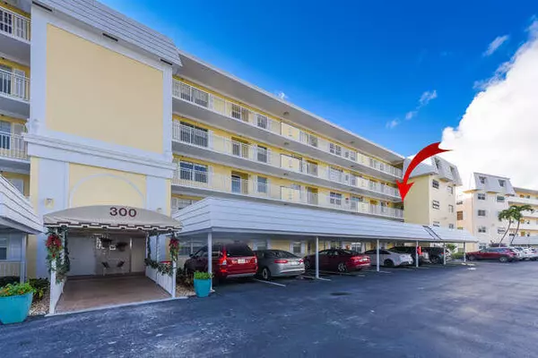 300 John F Kennedy DR 208, Atlantis, FL 33462