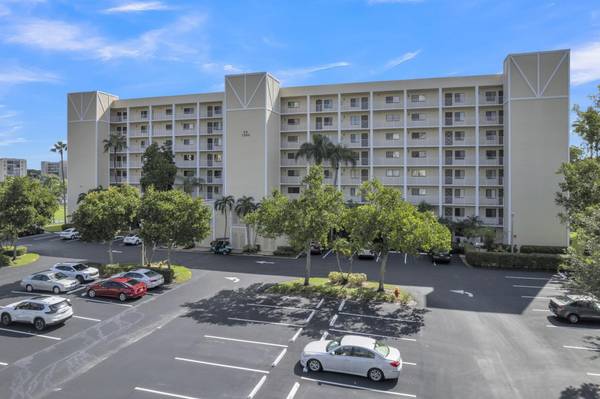 7260 Kinghurst DR 508, Delray Beach, FL 33446