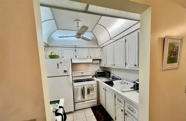 Deerfield Beach, FL 33442,39 Harwood B 39