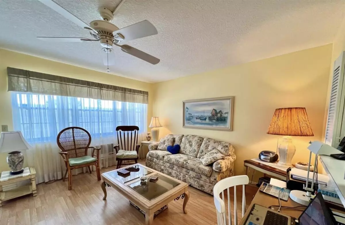 Deerfield Beach, FL 33442,39 Harwood B 39