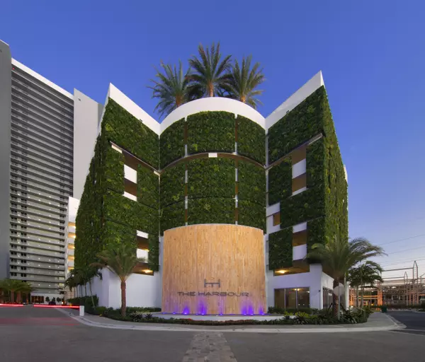 16385 Biscayne BLVD 1821, North Miami Beach, FL 33160