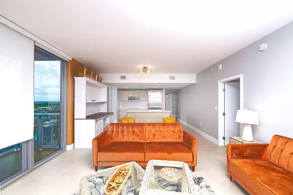 North Miami Beach, FL 33160,16385 Biscayne BLVD 1821