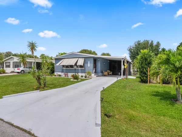 Stuart, FL 34997,2855 SW Monarch TRL