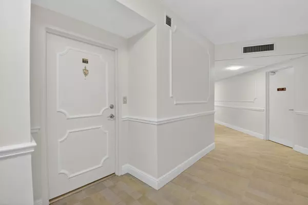 Delray Beach, FL 33483,1000 Lowry ST 7h