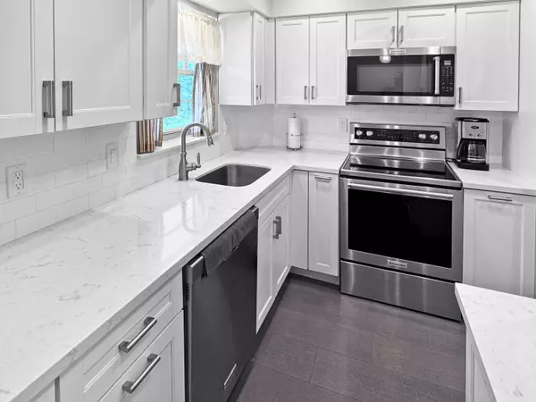 Jupiter, FL 33469,18081 SE Country Club DR 30-300