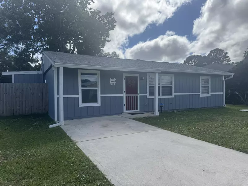 692 NW Kilpatrick AVE, Port Saint Lucie, FL 34983