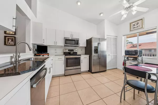 Boynton Beach, FL 33437,5951 Regal Glen DR 202