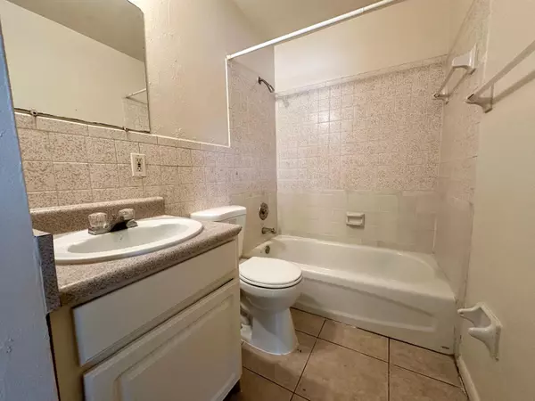 West Palm Beach, FL 33407,300 20th ST 8