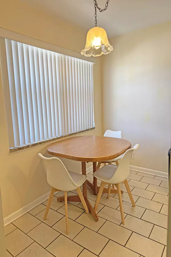 Lake Worth, FL 33467,7706 Tahiti 106 LN 106