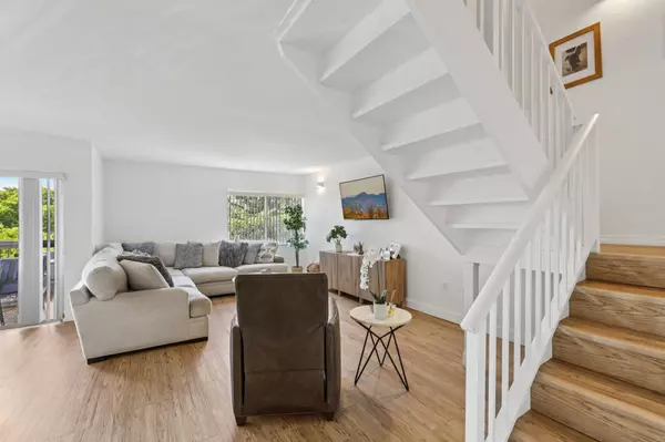 Plantation, FL 33324,721 N Pine Island 406