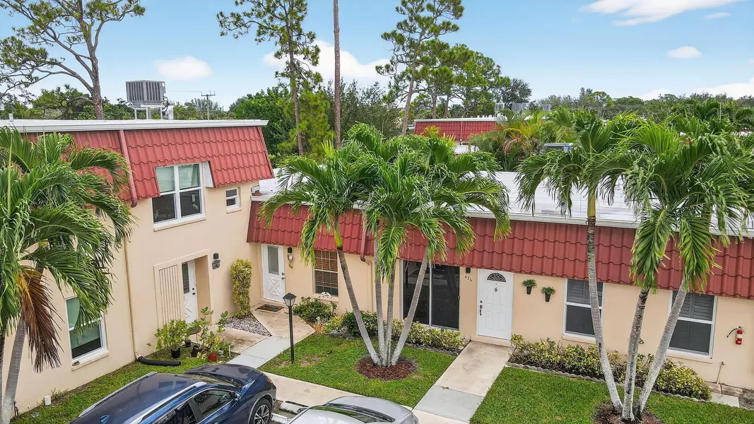 638 Marlboro Oval 638, Lake Worth, FL 33467
