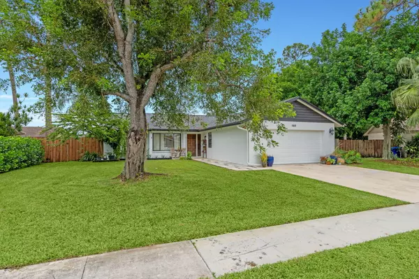 Royal Palm Beach, FL 33411,160 Parkwood DR