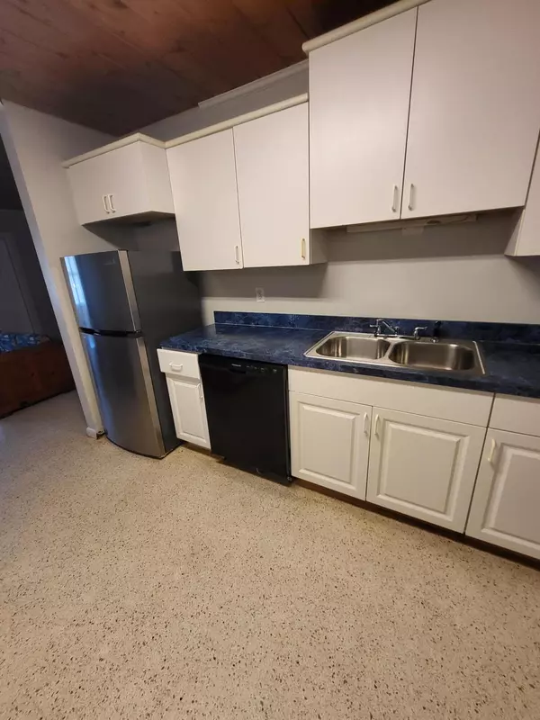 Fort Pierce, FL 34949,1169 Seaway DR # B