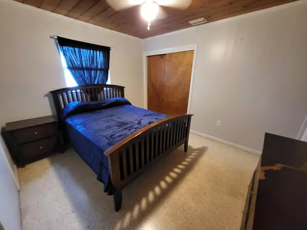 Fort Pierce, FL 34949,1169 Seaway DR # B