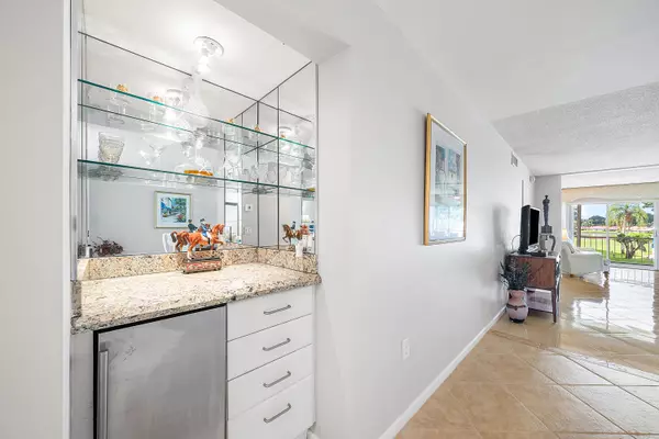 Atlantis, FL 33462,145 Atlantis 201 BLVD 201