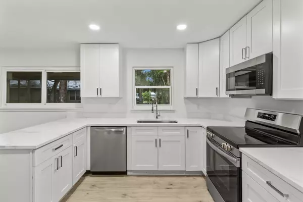 Okeechobee, FL 34974,603 SW 14th ST