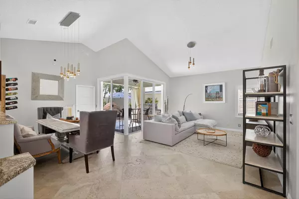 Palm Beach Gardens, FL 33418,31 Windsor LN