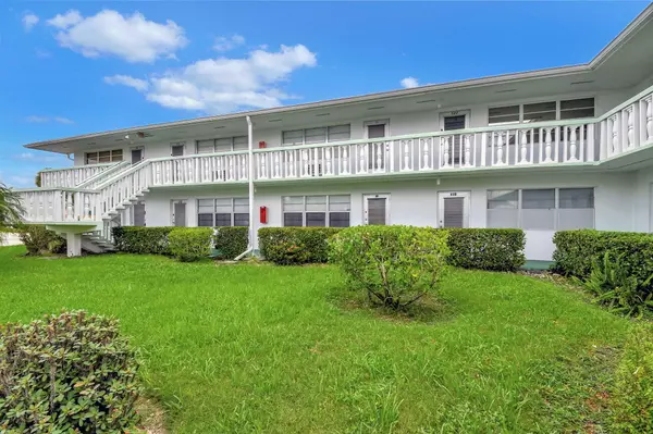 110 Kingswood F,  West Palm Beach,  FL 33417