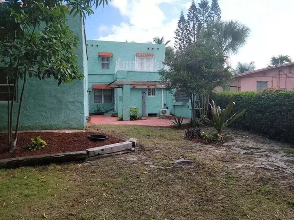 Lake Worth Beach, FL 33460,121 S B ST