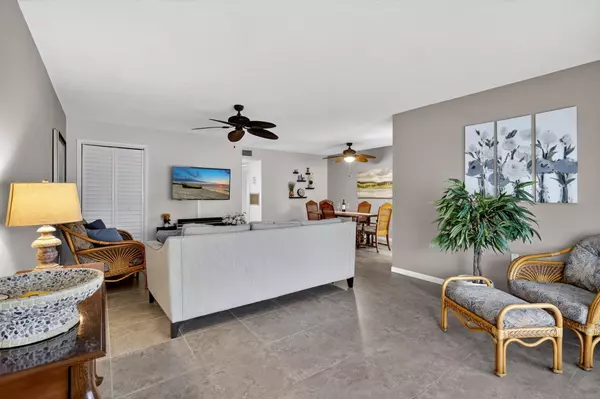 Delray Beach, FL 33445,242 W High Point CT #B