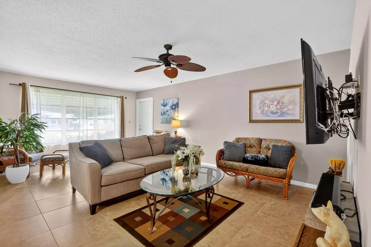 Delray Beach, FL 33445,242 W High Point CT #B