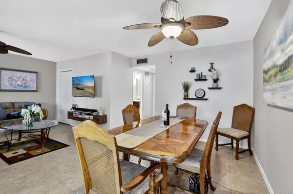 Delray Beach, FL 33445,242 W High Point CT #B