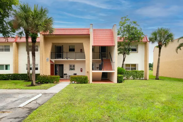 125 Lake Evelyn DR,  West Palm Beach,  FL 33411