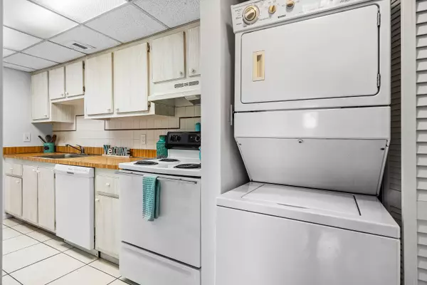 Palm Springs, FL 33406,1876 Fairview Villas DR 3