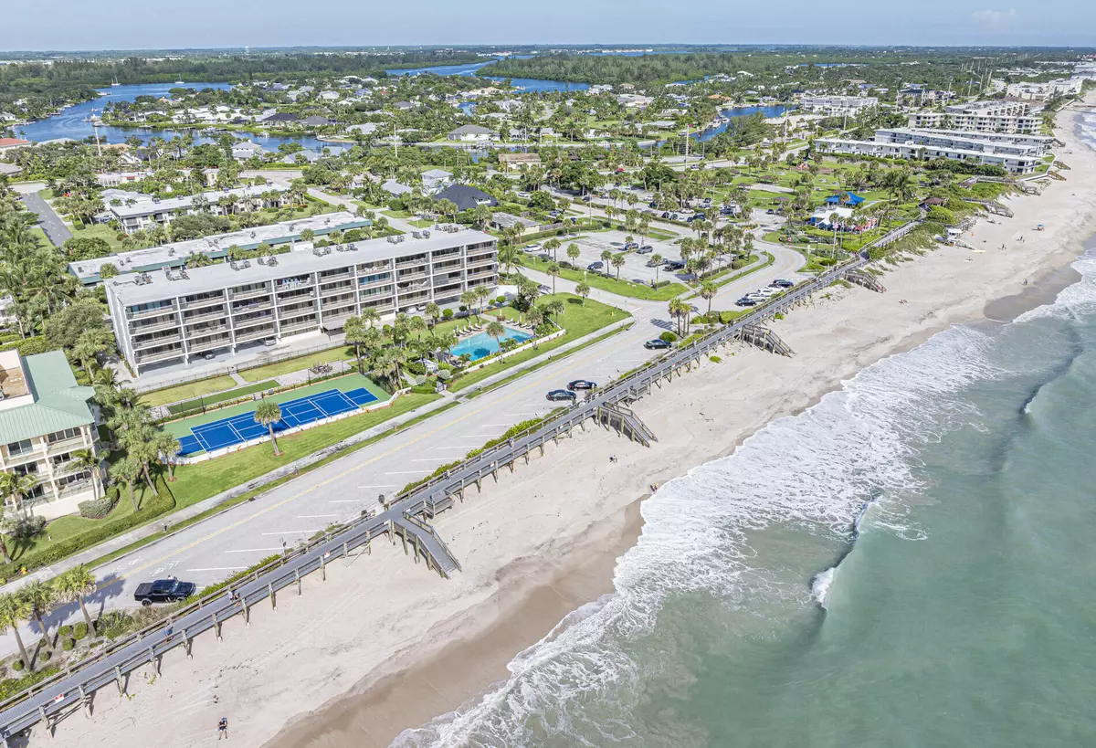 Vero Beach, FL 32963,4141 Ocean DR 403