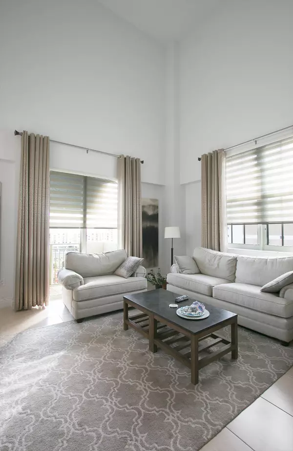 West Palm Beach, FL 33401,610 Clematis ST 824