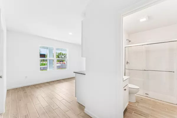 Port Saint Lucie, FL 34953,885 SW Tulip BLVD 40