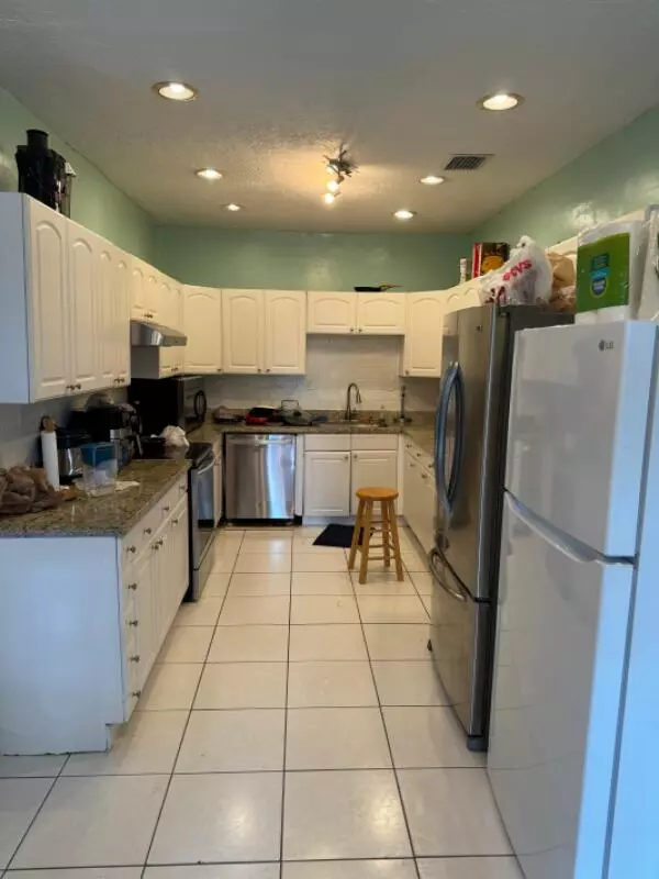 Deerfield Beach, FL 33441,548 NW 2nd WAY A5